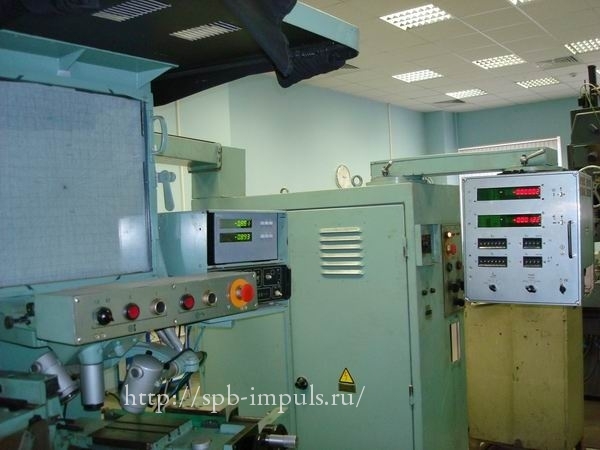 Оптико-шлифовальный станок модели 3951 ВФ1